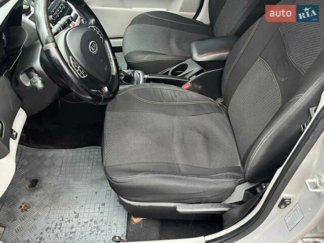 Серый Киа Сид, объемом двигателя 1.6 л и пробегом 227 тыс. км за 5590 $, фото 25 на Automoto.ua