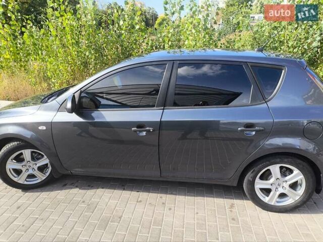 Сірий Кіа Сід, об'ємом двигуна 1.6 л та пробігом 250 тис. км за 5400 $, фото 11 на Automoto.ua