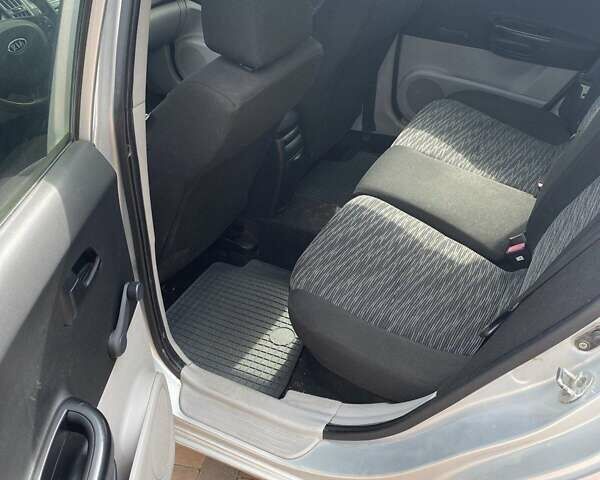 Серый Киа Сид, объемом двигателя 1.4 л и пробегом 222 тыс. км за 3500 $, фото 3 на Automoto.ua