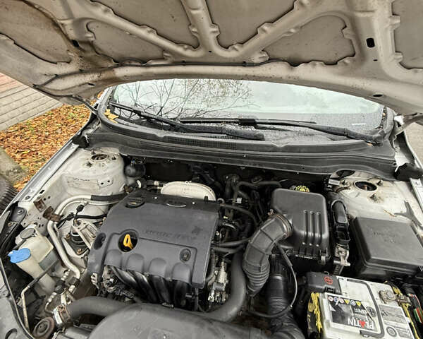 Серый Киа Сид, объемом двигателя 1.4 л и пробегом 220 тыс. км за 3999 $, фото 4 на Automoto.ua