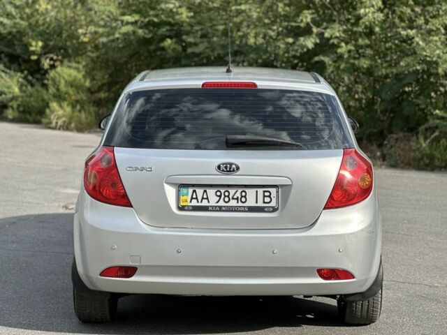 Серый Киа Сид, объемом двигателя 2 л и пробегом 207 тыс. км за 5999 $, фото 3 на Automoto.ua