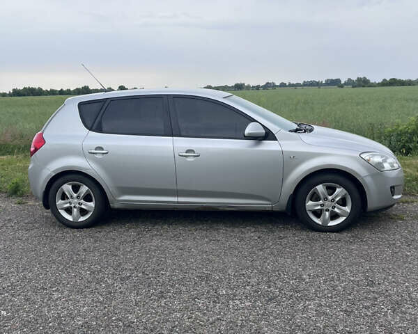 Сірий Кіа Сід, об'ємом двигуна 1.6 л та пробігом 230 тис. км за 5500 $, фото 6 на Automoto.ua