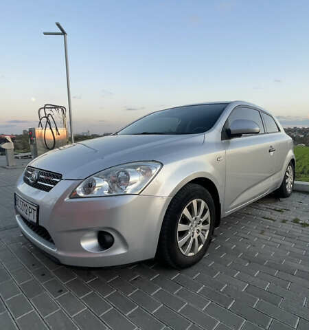 Серый Киа Сид, объемом двигателя 1.4 л и пробегом 145 тыс. км за 5250 $, фото 1 на Automoto.ua