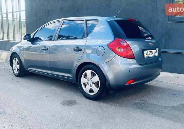 Сірий Кіа Сід, об'ємом двигуна 1.58 л та пробігом 250 тис. км за 4000 $, фото 3 на Automoto.ua