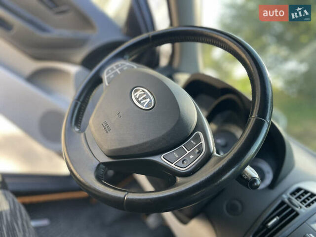 Сірий Кіа Сід, об'ємом двигуна 1.6 л та пробігом 224 тис. км за 5300 $, фото 4 на Automoto.ua