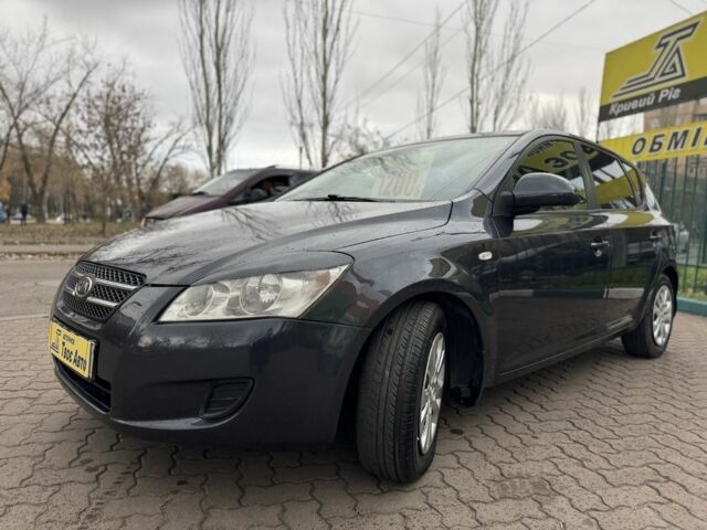 Серый Киа Сид, объемом двигателя 1.6 л и пробегом 201 тыс. км за 5300 $, фото 2 на Automoto.ua