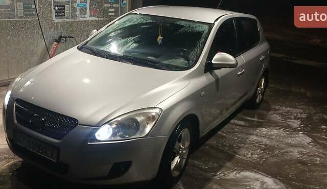 Серый Киа Сид, объемом двигателя 2 л и пробегом 292 тыс. км за 8000 $, фото 4 на Automoto.ua