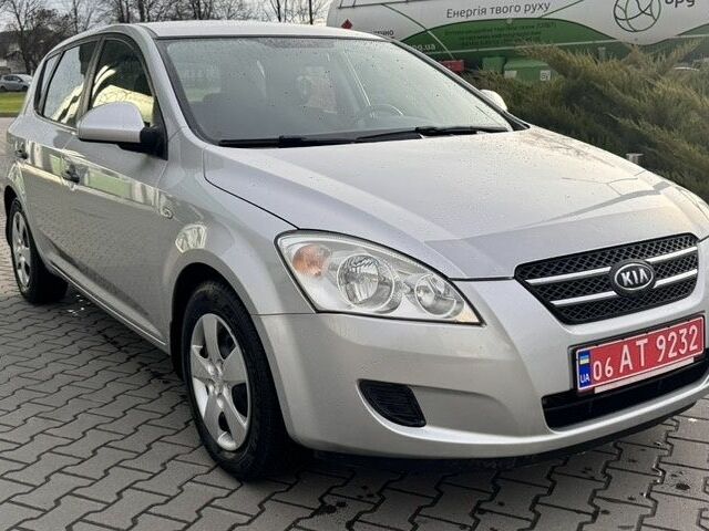 Сірий Кіа Сід, об'ємом двигуна 1.6 л та пробігом 216 тис. км за 5900 $, фото 1 на Automoto.ua