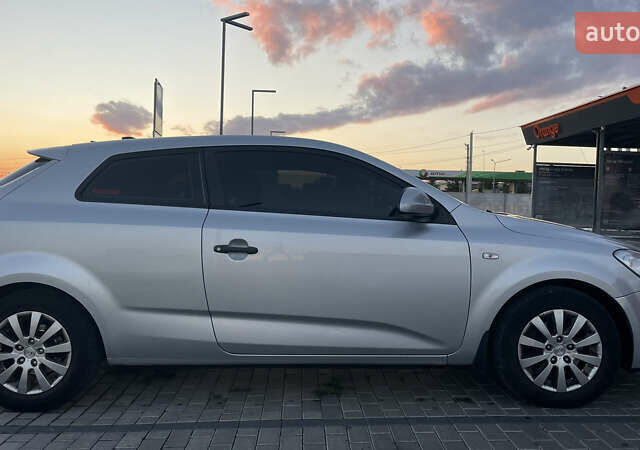 Серый Киа Сид, объемом двигателя 1.4 л и пробегом 145 тыс. км за 5250 $, фото 6 на Automoto.ua