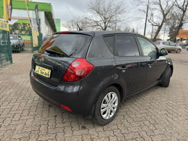 Серый Киа Сид, объемом двигателя 1.6 л и пробегом 201 тыс. км за 5300 $, фото 6 на Automoto.ua