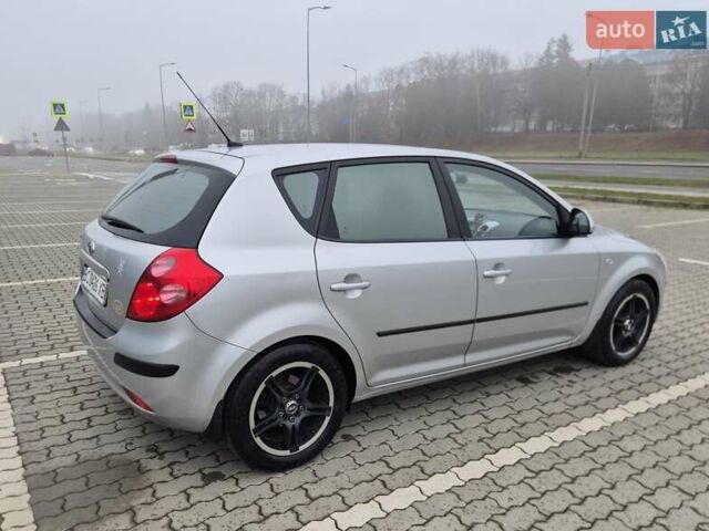 Серый Киа Сид, объемом двигателя 1.6 л и пробегом 265 тыс. км за 5599 $, фото 6 на Automoto.ua