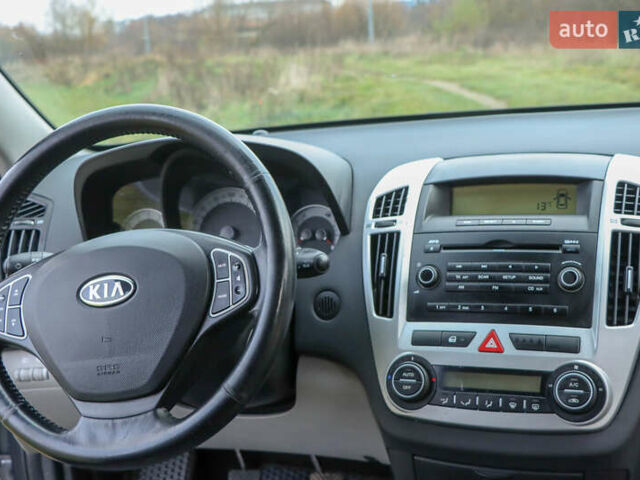 Серый Киа Сид, объемом двигателя 1.59 л и пробегом 211 тыс. км за 7000 $, фото 12 на Automoto.ua