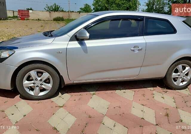 Серый Киа Сид, объемом двигателя 1.6 л и пробегом 128 тыс. км за 4700 $, фото 5 на Automoto.ua