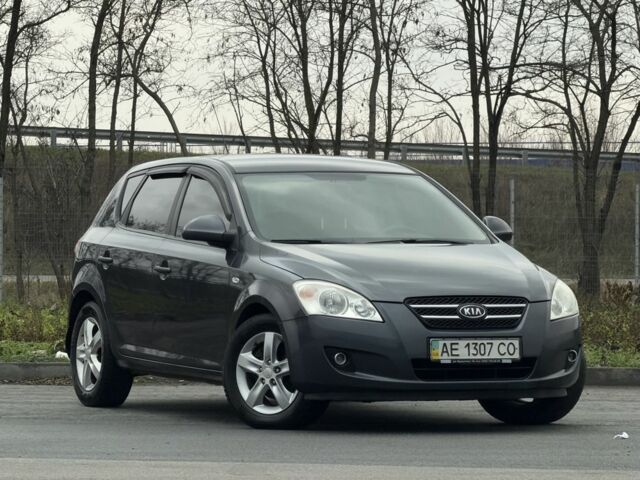 Серый Киа Сид, объемом двигателя 1.6 л и пробегом 218 тыс. км за 6750 $, фото 1 на Automoto.ua