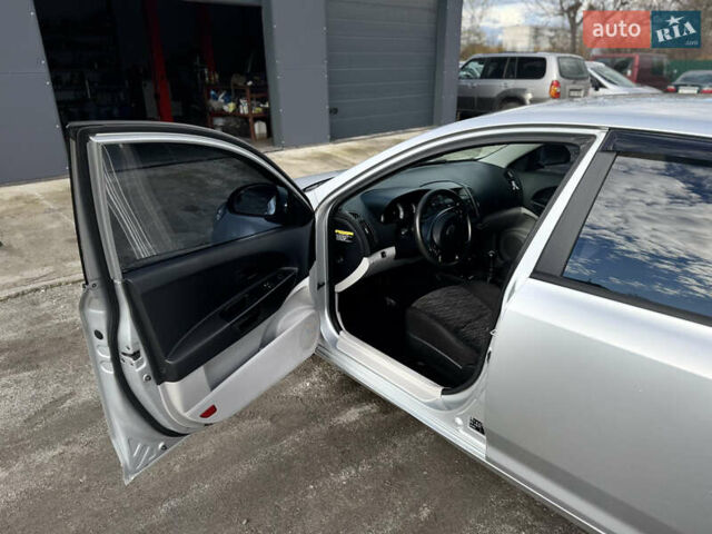 Сірий Кіа Сід, об'ємом двигуна 1.4 л та пробігом 356 тис. км за 4299 $, фото 9 на Automoto.ua