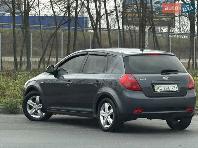 Серый Киа Сид, объемом двигателя 1.59 л и пробегом 218 тыс. км за 6750 $, фото 2 на Automoto.ua