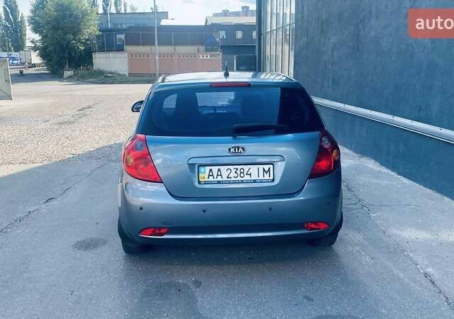 Серый Киа Сид, объемом двигателя 1.58 л и пробегом 250 тыс. км за 5500 $, фото 16 на Automoto.ua