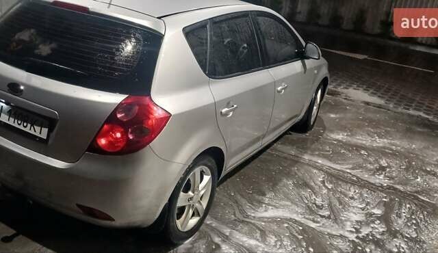 Серый Киа Сид, объемом двигателя 2 л и пробегом 292 тыс. км за 8000 $, фото 10 на Automoto.ua