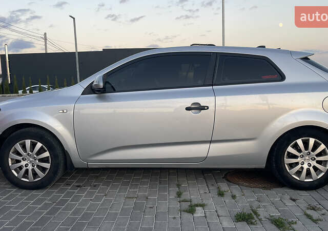 Серый Киа Сид, объемом двигателя 1.4 л и пробегом 145 тыс. км за 5250 $, фото 2 на Automoto.ua