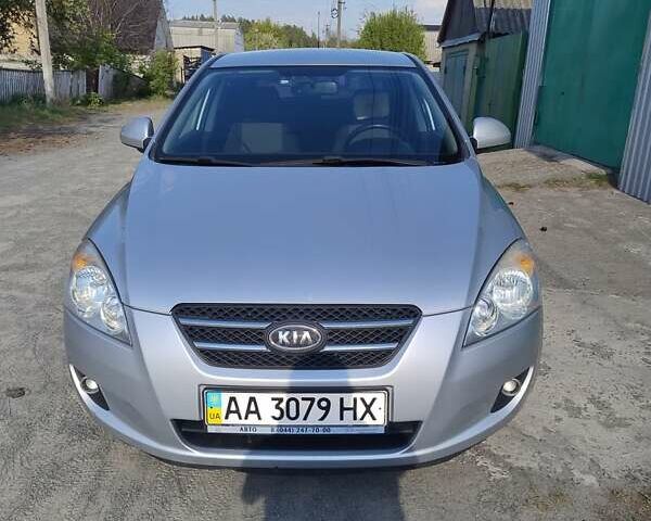 Серый Киа Сид, объемом двигателя 2 л и пробегом 184 тыс. км за 5900 $, фото 2 на Automoto.ua