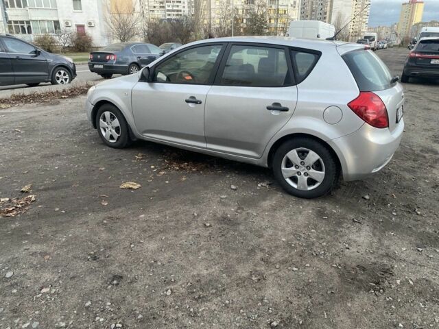 Серый Киа Сид, объемом двигателя 1.4 л и пробегом 225 тыс. км за 2999 $, фото 4 на Automoto.ua