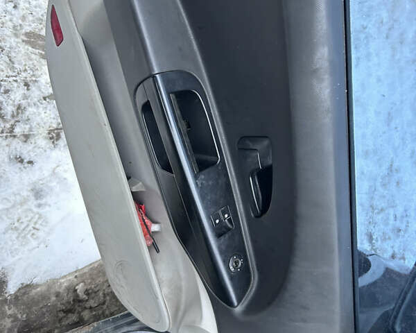 Серый Киа Сид, объемом двигателя 1.6 л и пробегом 249 тыс. км за 3500 $, фото 8 на Automoto.ua