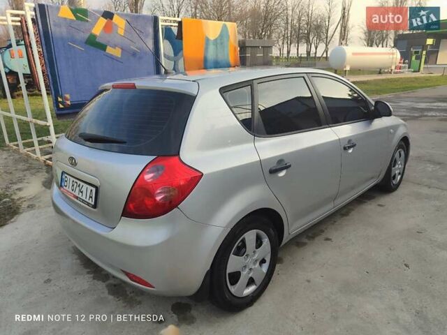 Сірий Кіа Сід, об'ємом двигуна 1.4 л та пробігом 200 тис. км за 4900 $, фото 25 на Automoto.ua