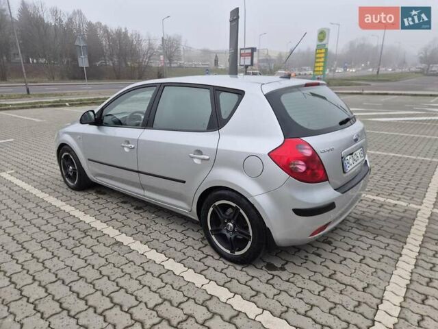 Серый Киа Сид, объемом двигателя 1.6 л и пробегом 265 тыс. км за 5599 $, фото 5 на Automoto.ua