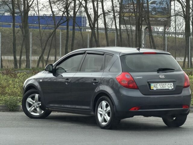 Серый Киа Сид, объемом двигателя 1.6 л и пробегом 218 тыс. км за 6750 $, фото 2 на Automoto.ua