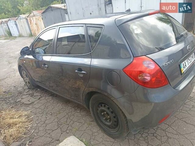 Серый Киа Сид, объемом двигателя 1.59 л и пробегом 230 тыс. км за 5800 $, фото 4 на Automoto.ua