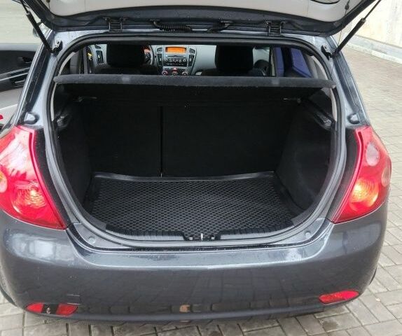 Серый Киа Сид, объемом двигателя 1.6 л и пробегом 201 тыс. км за 5300 $, фото 7 на Automoto.ua