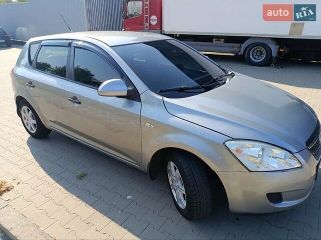 Сірий Кіа Сід, об'ємом двигуна 1.59 л та пробігом 262 тис. км за 6300 $, фото 1 на Automoto.ua