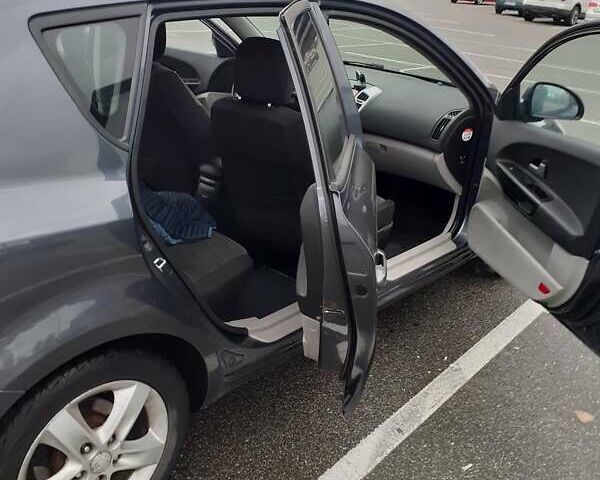 Сірий Кіа Сід, об'ємом двигуна 1.6 л та пробігом 258 тис. км за 5000 $, фото 7 на Automoto.ua