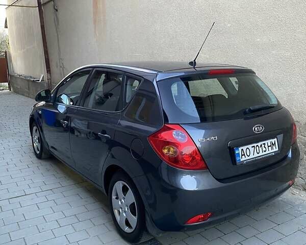 Серый Киа Сид, объемом двигателя 1.4 л и пробегом 145 тыс. км за 7500 $, фото 29 на Automoto.ua