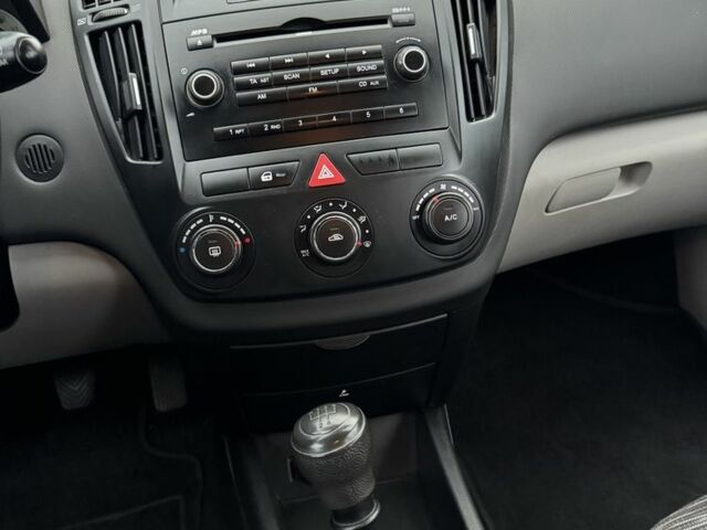 Серый Киа Сид, объемом двигателя 1.6 л и пробегом 201 тыс. км за 5300 $, фото 14 на Automoto.ua