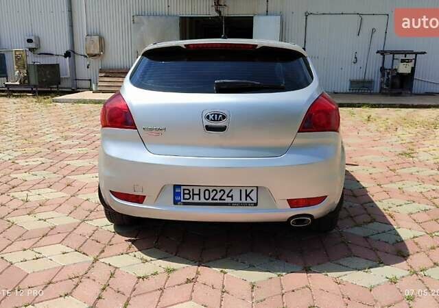 Серый Киа Сид, объемом двигателя 1.6 л и пробегом 128 тыс. км за 4700 $, фото 4 на Automoto.ua
