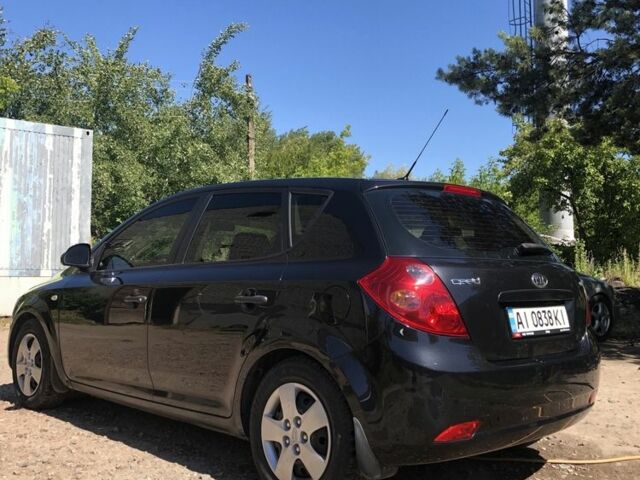 Серый Киа Сид, объемом двигателя 1.6 л и пробегом 300 тыс. км за 6250 $, фото 5 на Automoto.ua