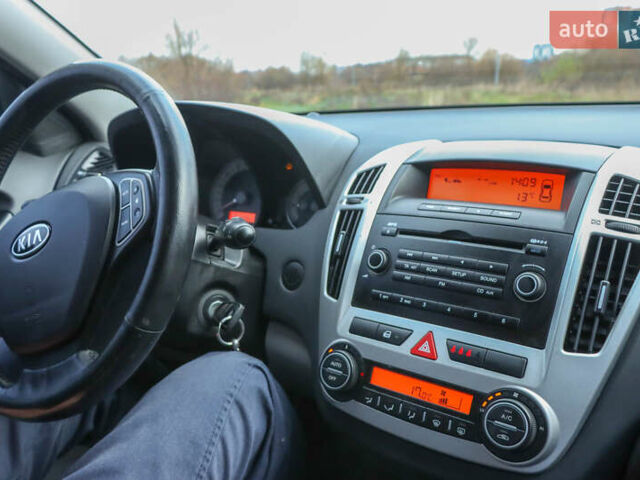 Серый Киа Сид, объемом двигателя 1.59 л и пробегом 211 тыс. км за 7000 $, фото 16 на Automoto.ua