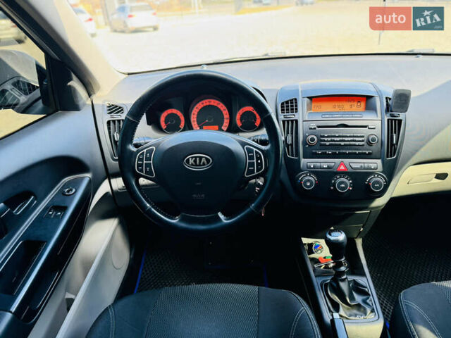 Серый Киа Сид, объемом двигателя 1.4 л и пробегом 182 тыс. км за 5300 $, фото 7 на Automoto.ua