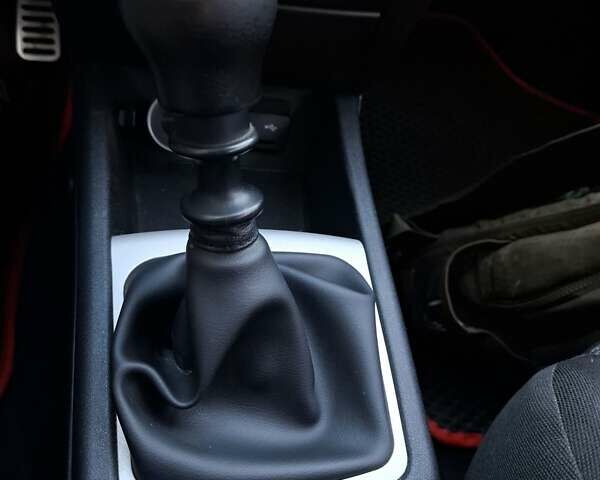 Серый Киа Сид, объемом двигателя 1.59 л и пробегом 253 тыс. км за 5900 $, фото 14 на Automoto.ua