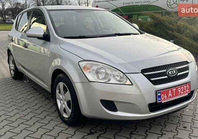 Серый Киа Сид, объемом двигателя 1.6 л и пробегом 216 тыс. км за 5900 $, фото 8 на Automoto.ua