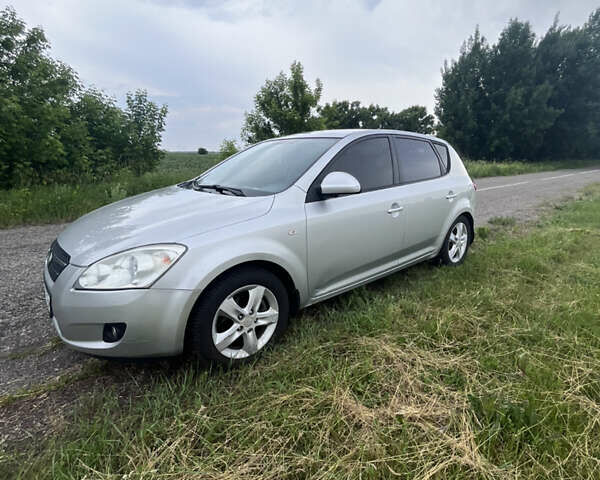 Сірий Кіа Сід, об'ємом двигуна 1.6 л та пробігом 230 тис. км за 5500 $, фото 17 на Automoto.ua