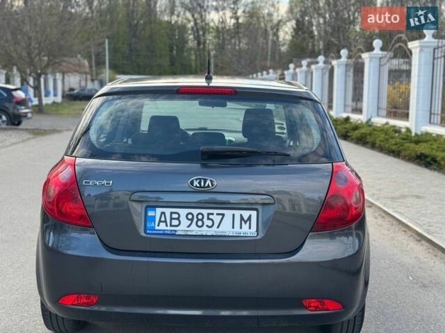 Серый Киа Сид, объемом двигателя 1.4 л и пробегом 240 тыс. км за 4200 $, фото 5 на Automoto.ua