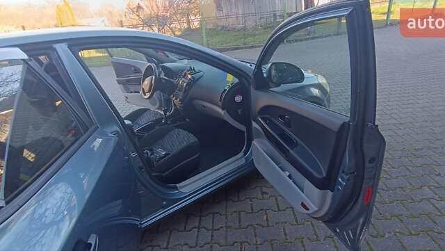 Серый Киа Сид, объемом двигателя 1.4 л и пробегом 20 тыс. км за 4600 $, фото 7 на Automoto.ua