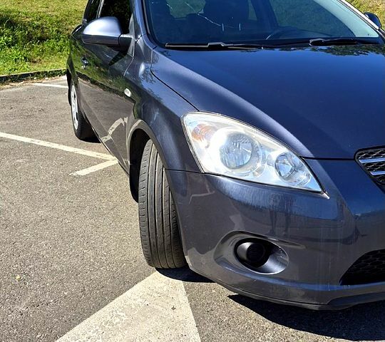Сірий Кіа Сід, об'ємом двигуна 1.4 л та пробігом 174 тис. км за 5500 $, фото 6 на Automoto.ua
