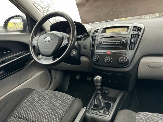 Серый Киа Сид, объемом двигателя 1.6 л и пробегом 201 тыс. км за 5300 $, фото 12 на Automoto.ua