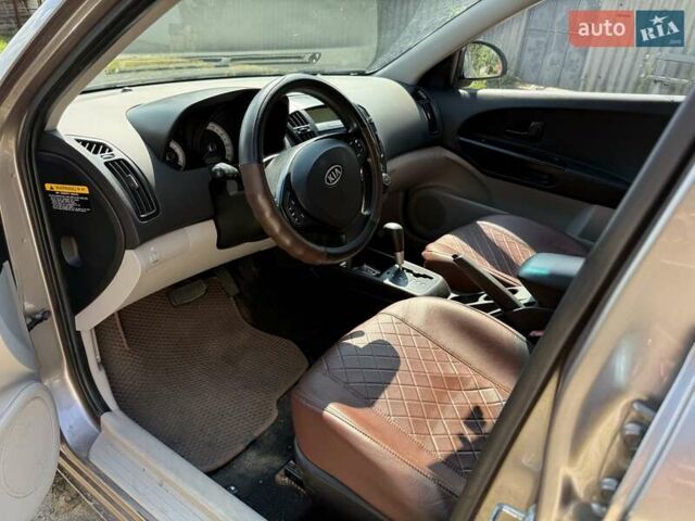 Серый Киа Сид, объемом двигателя 1.6 л и пробегом 280 тыс. км за 6000 $, фото 5 на Automoto.ua