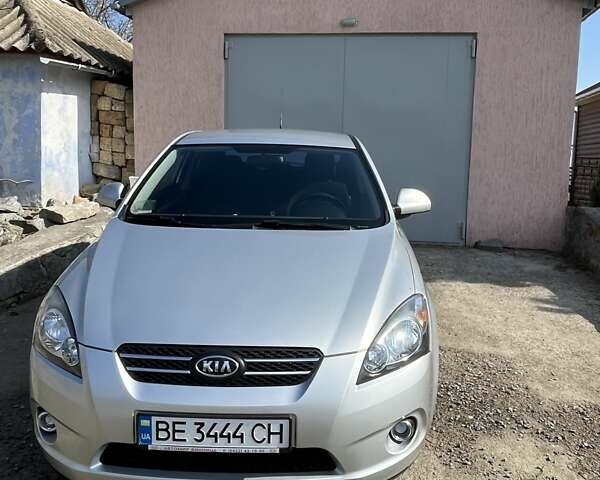 Серый Киа Сид, объемом двигателя 1.6 л и пробегом 68 тыс. км за 6900 $, фото 3 на Automoto.ua