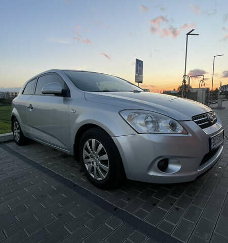Серый Киа Сид, объемом двигателя 1.4 л и пробегом 145 тыс. км за 5250 $, фото 7 на Automoto.ua