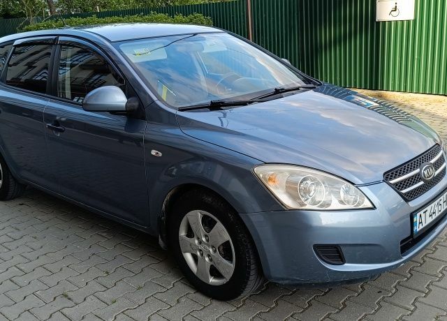 Сірий Кіа Сід, об'ємом двигуна 1.4 л та пробігом 210 тис. км за 4800 $, фото 2 на Automoto.ua